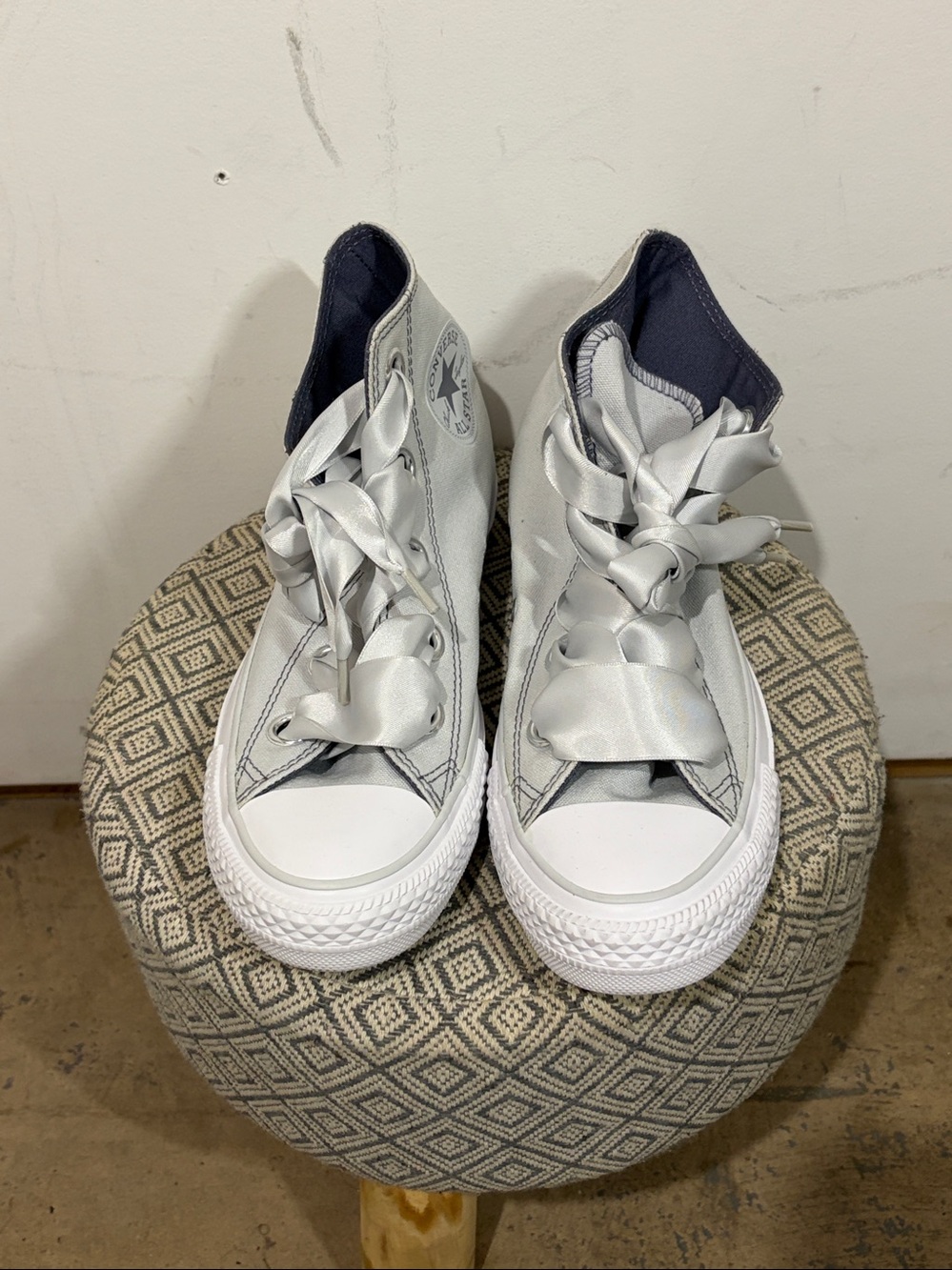Converse All Star High Top Sneakers Light Gray White Satin Laces Women’s Size 7 - Picture 2 of 7